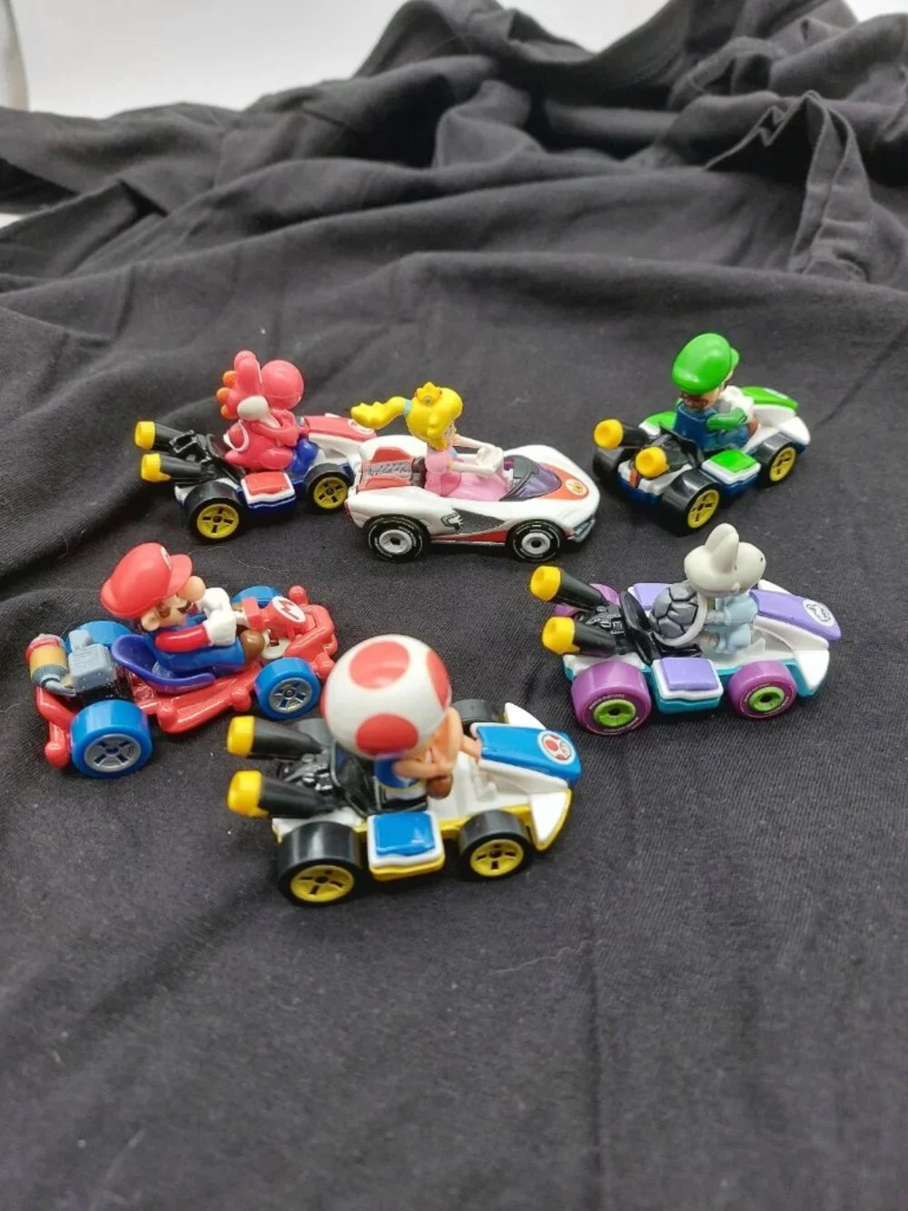 Hot Wheels Mario Kart Lot Of 6 Mario, Yoshi, Bones, Peaches, Lugi  Toad